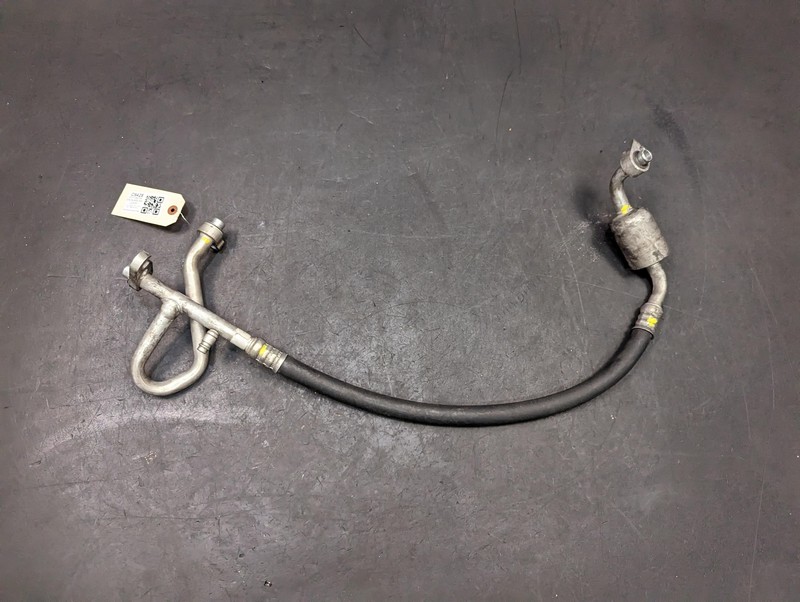 A/C Refrigerant Suction Hose 2017 Cadillac Escalade ESV 23372171 2015 2016 X