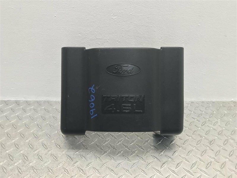 1997-2000 FORD EXPEDITION 4.6L TRITON ENGINE COVER OEM F75A-9E766-RA