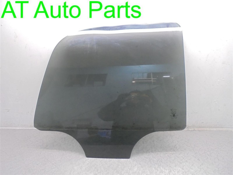 01-06 GMC YUKON DENALI TAHOE REAR RIGHT PASSENGER GLASS WINDOW OEM 15181072