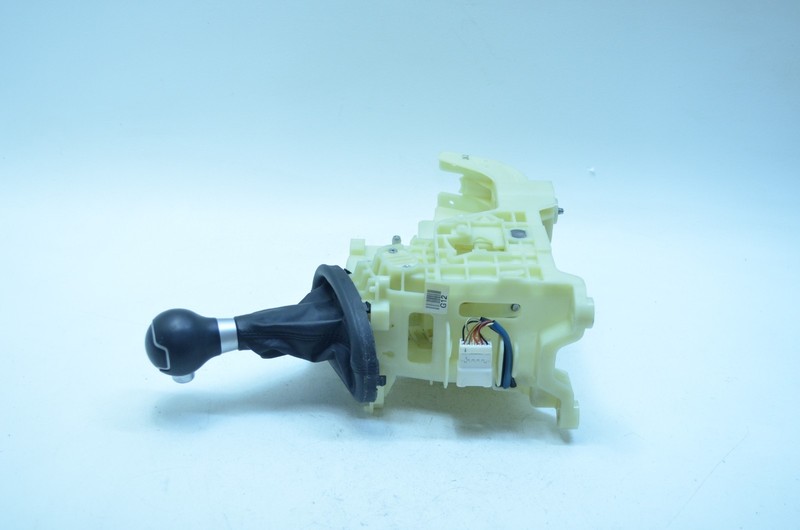 14-19 KIA SOUL 1.6L AUTOMATIC TRANSMISSION SHIFTER GEAR SELECTOR OEM