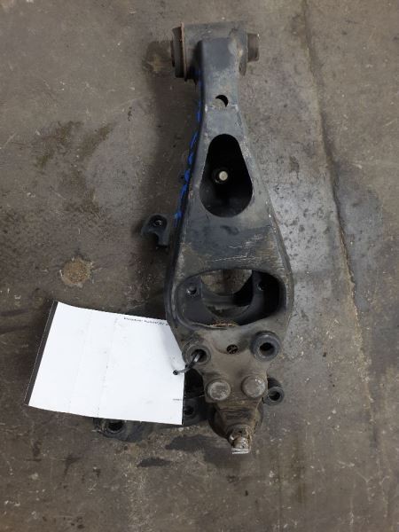 01-04 TOYOTA TACOMA SR5 2.4L 2WD DRIVER SIDE FRONT LOWER CONTROL ARM ASSEMBLY