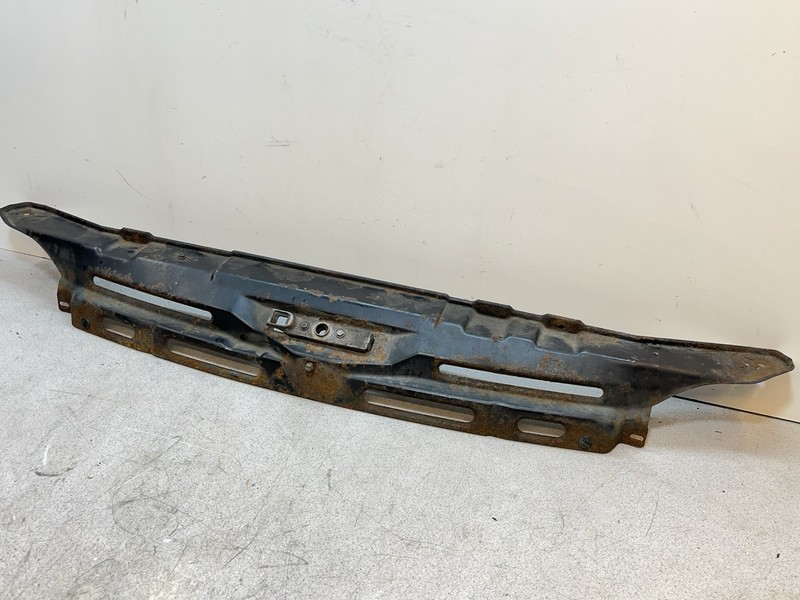 02-06 Freightliner Dodge Sprinter T1N Upper Radiator Support