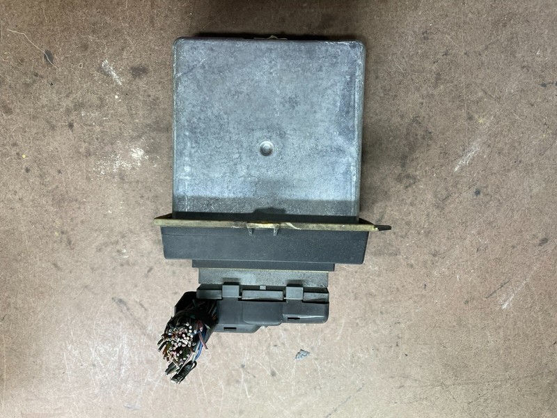 1999 Ford 6.8L Van Engine Control ECU Computer Module L0954 DG