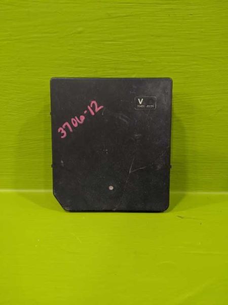 11 ROGUE 2.5L FUSE RELAY BOX OEM 3706-12