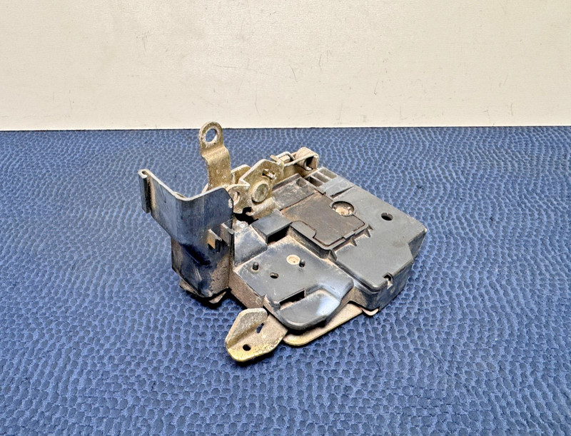 85–91 BMW E30 3-Series 325e Rear Right Passenger Door Lock Latch Actuator OEM