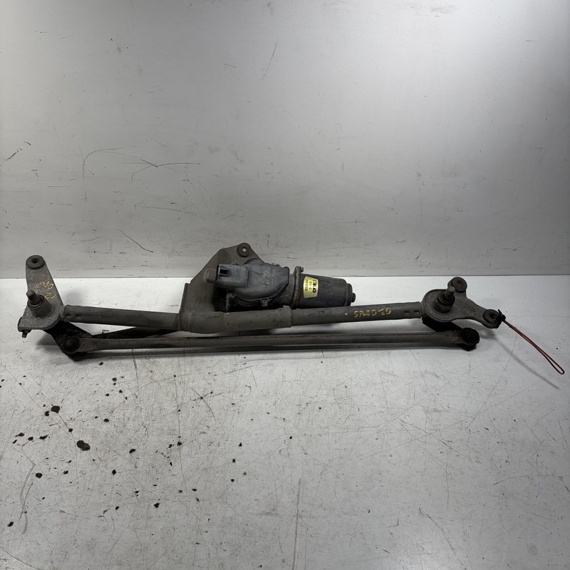 02-04 Honda Odyssey Front Windshield Wiper Linkage & Motor Assembly OEM