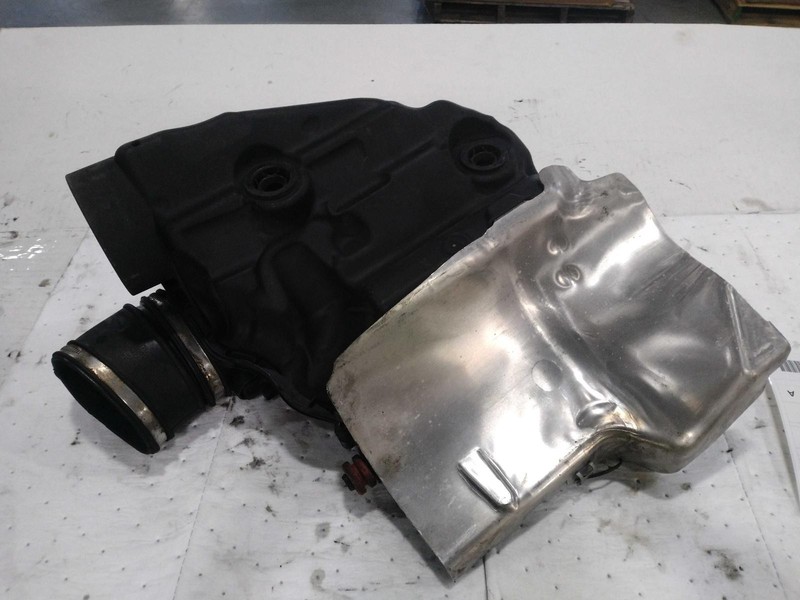 2015 BMW 650i Air Cleaner Assembly 4.4L V8 Black Used OEM Part NJ25-21881-544938