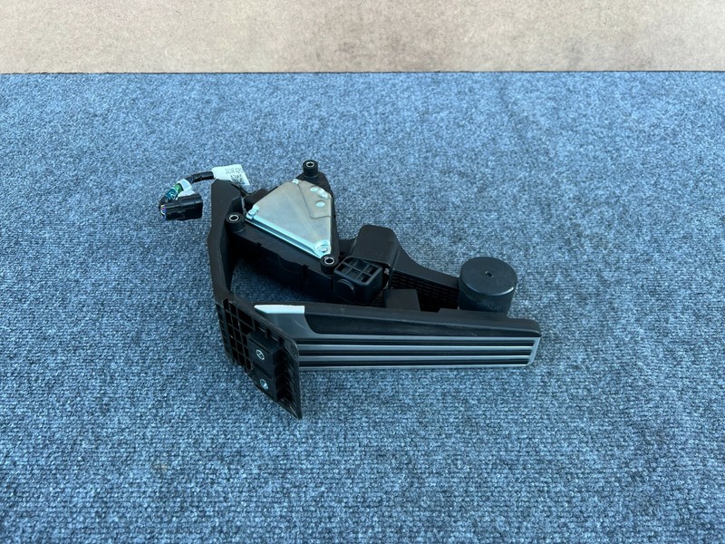INFINITI Q50 Q60 2014-2022 OEM GAS PEDAL ACTUATOR ASSEMBLY