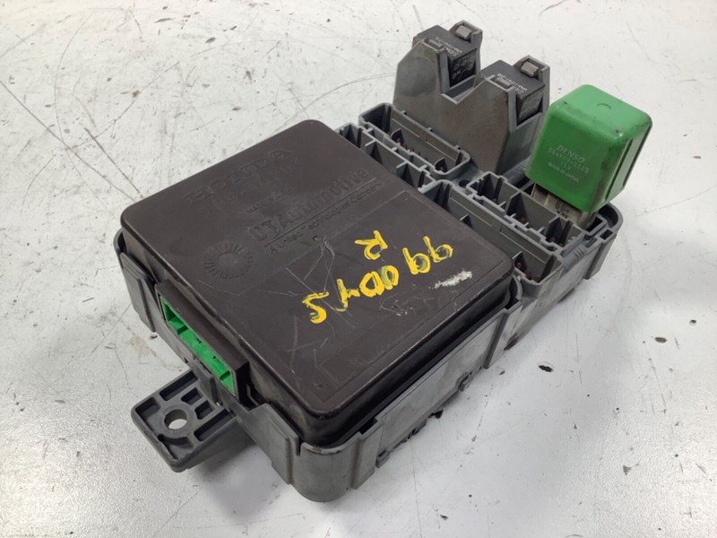 99-04 Honda Odyssey Passenger Side Fuse Box Assembly 38210-S0X-A21 OEM