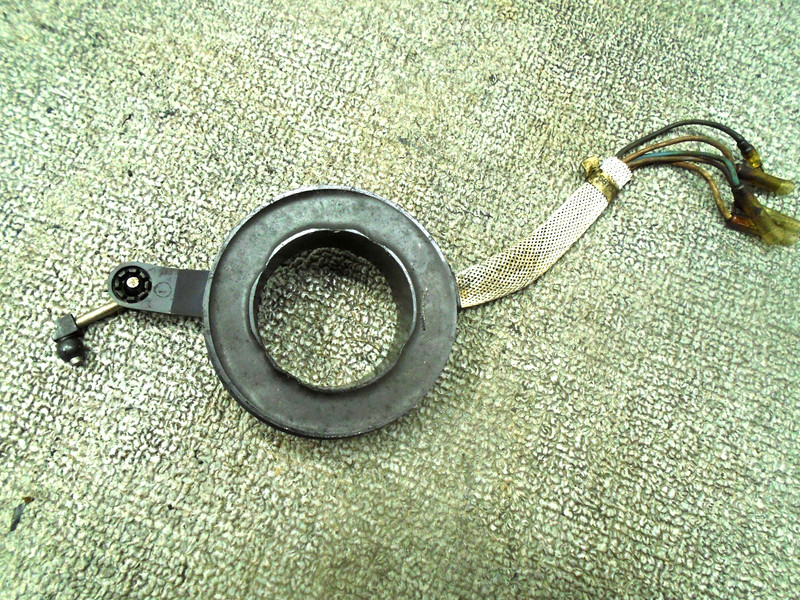 USED OEM TRIGGER PLATE ASSY 855746A2 MERCURY MARINER OUTBOARD 80-125 HP MOTOR #1