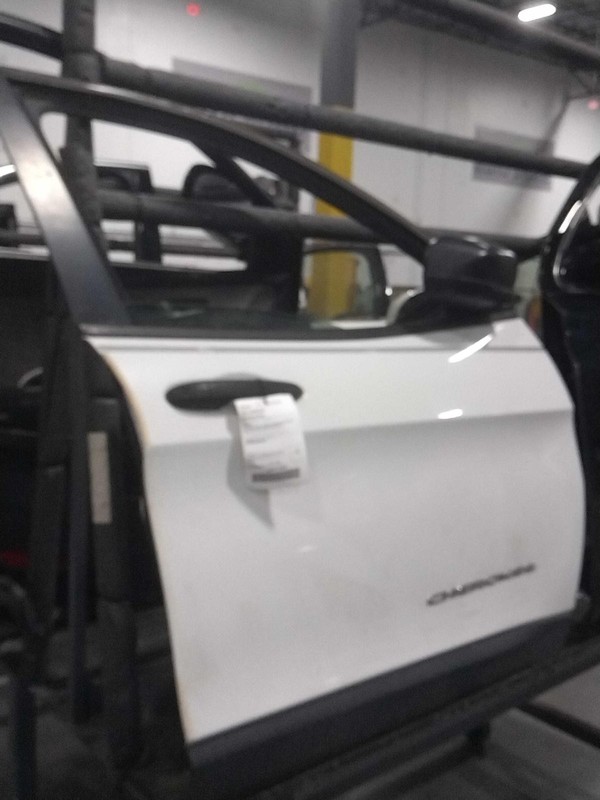 2017 Jeep Cherokee Right Front Door White OEM 697024 120k Miles