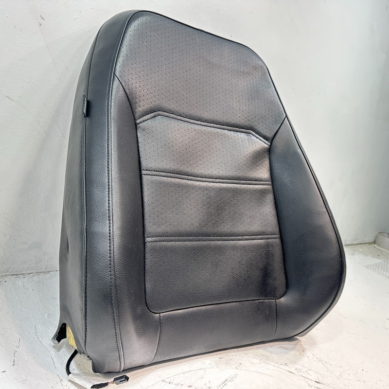 VOLKSWAGEN PASSAT FRONT PASSENGER SIDE UPPER SEAT BACK CUSHION BLACK 2016-18 OEM