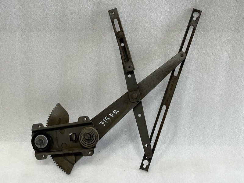 1978 1979 1980 1981 HONDA ACCORD PASSENGER FRONT DOOR GLASS WINDOW REGULATOR