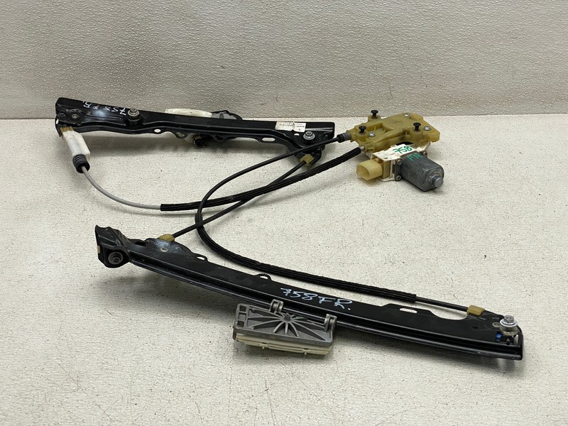 2009-2016 BMW Z4 FRONT RIGHT PASSENGER SIDE WINDOW REGULATOR OEM LOT758