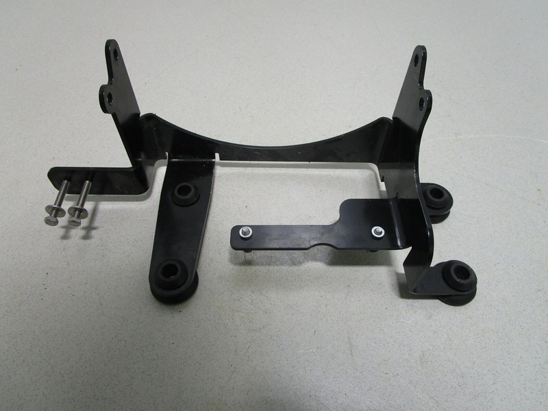 8M0095455 Engine Cover Bracket for Mercruiser Bravo 6.2L V8 Stern Drive