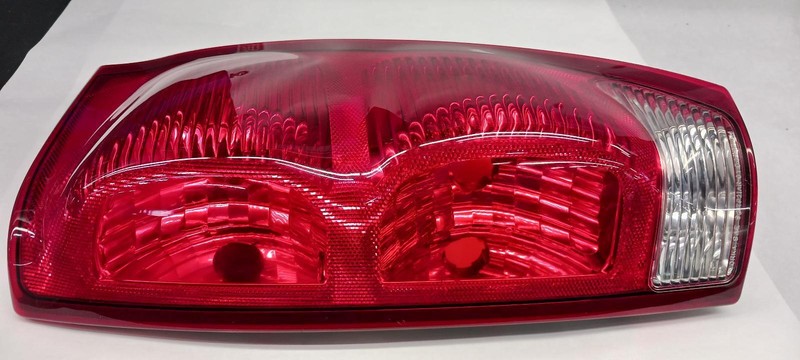 2002 CHEVROLET AVALANCHE 2500 Right passenger Taillight OEM 02 03 04 05 06