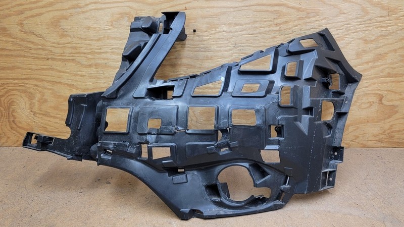 2014 2015 2016 MERCEDES VITO Front Bumper Left LH Side Bracket OEM "DAMAGED "