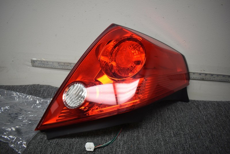 2008-2010 NISSAN ALTIMA LEFT SIDE TAIL LIGHT FACTORY OEM