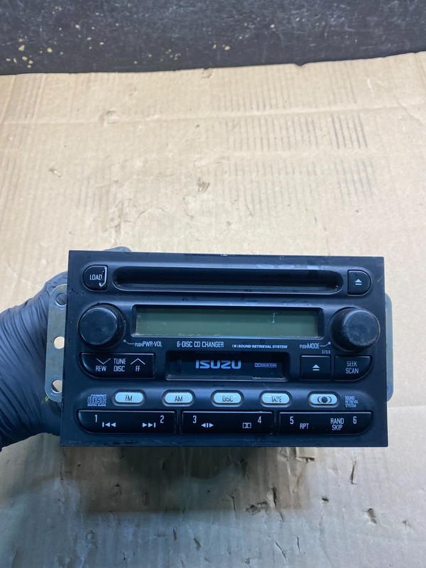 1998 to 2002 Isuzu Rodeo Radio AM/FM Casestte 6 CD Changer Player W1549 DG