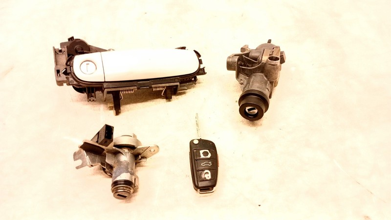 03-09 AUDI B7 A4 CONVERTIBLE STEERING COLUMN IGNITION SWITCH HANDLE KEY 021026