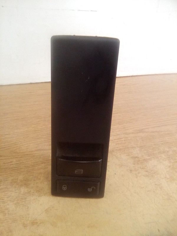 Freightliner Cascadia A66-01130-001 Door Switch