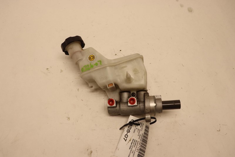 2015-2019 HYUNDAI SONATA 2.4L POWER BRAKE MASTER CYLINDER W/ TANK OEM