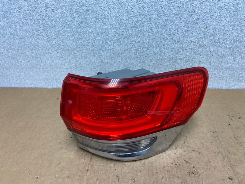 2014 - 2018 Jeep Grand Cherokee Right Passenger Rh Side Tail Light AD1374 LK