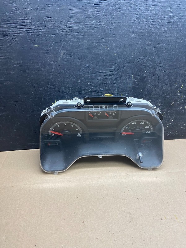 2016 2017 Ford E350 Gauge Speedometer Cluster OEM T9138 DG