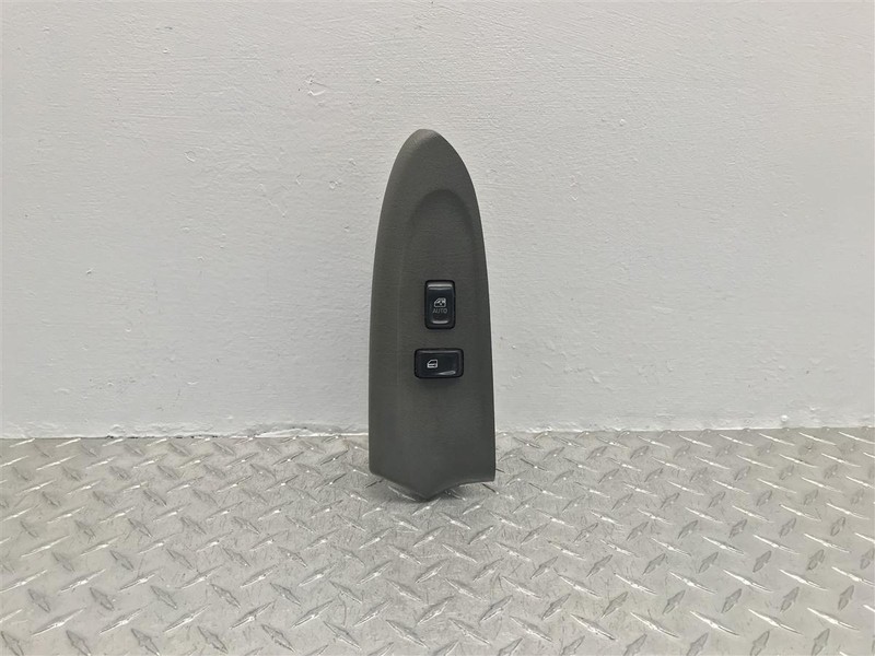 02-05 CHEVROLET TRAILBLAZER FRONT PASSENGER WINDOW LOCK SWITCH GREY OEM 15204674