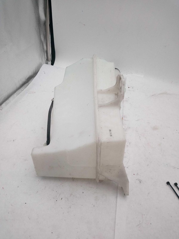 2015 Chevrolet Trax Washer Fluid Reservoir OEM 1.40L Black 125K Miles