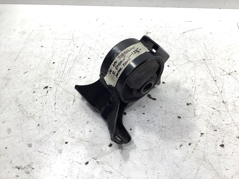 06-014 Honda Ridgeline Right Engine Motor Mount OEM