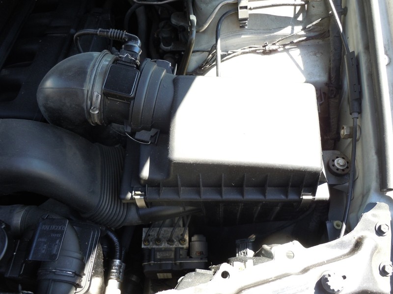 2001-2006 BMW X5 3.0L Air Cleaner Housing Box OEM