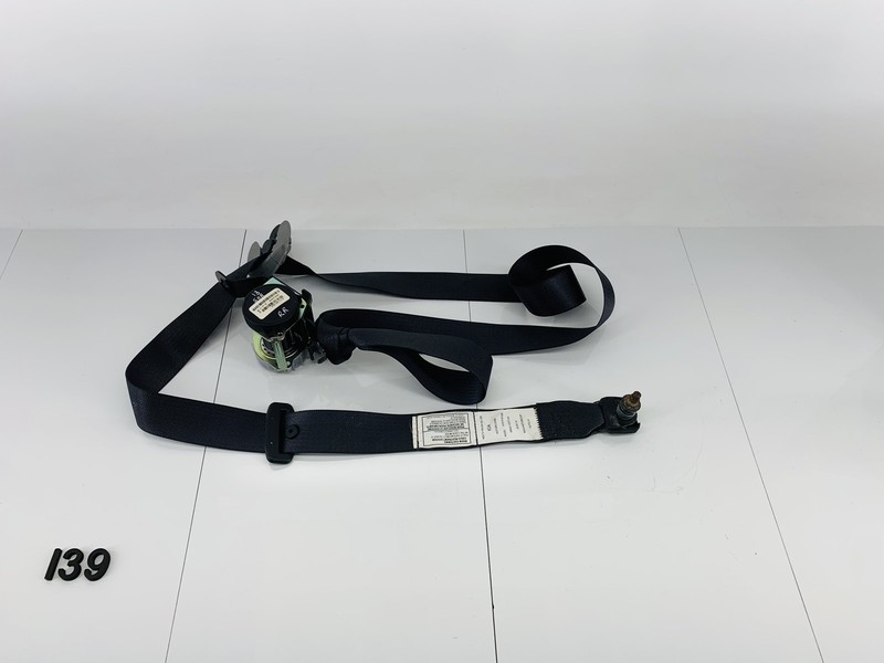11-13 KIA SORENTO REAR RIGHT SIDE SECOND 2ND ROW SEAT BELT TENSIONER OEM