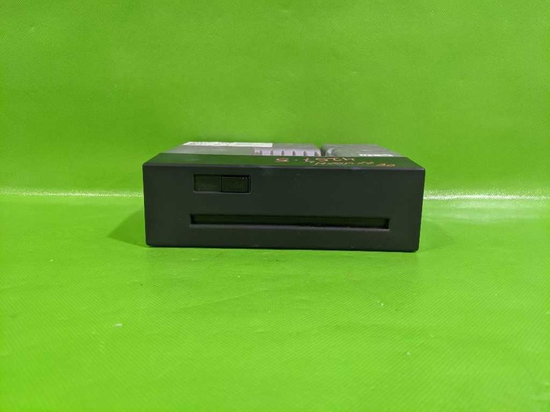 08 09 RX400H NAVIGATION PLAYER OEM 4257-5