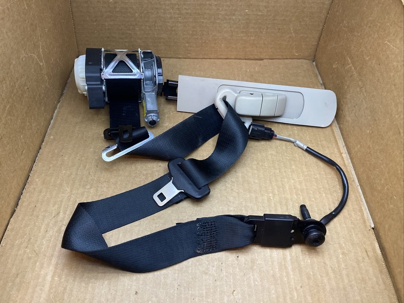 2014-2019 Fiesta Front Right Passenger Side Seat Belt Seatbelt Retractor Black