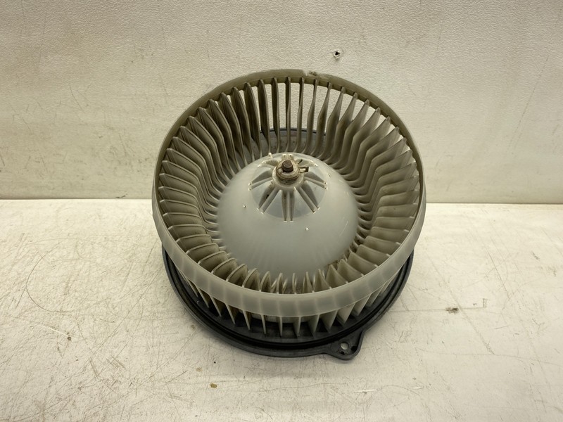 2004-2007 TOYOTA HIGHLANDER A/C HEATER BLOWER MOTOR DENSO OEM