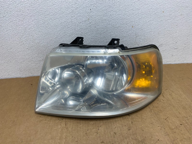 2003 - 2006 Ford Expedition Left Driver LH Side Headlight Halogen Oem AD1315 DW