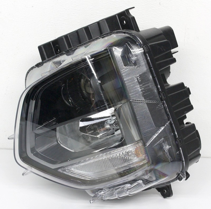 OEM Left Driver Side Halogen Headlamp For Hyundai Santa Fe (US) 92101-S2000