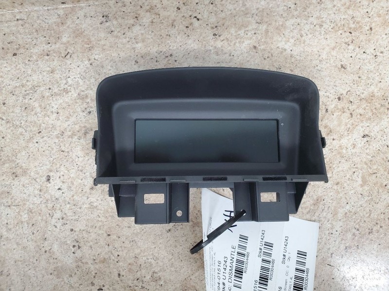 Info-GPS-TV Screen Display Opt UAG Fits 12-17 VERANO 304468