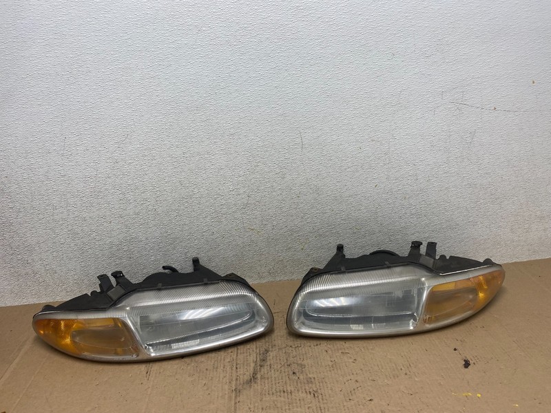 1996-2000 Chrysler Sebring Left+Right Side Halogen Headlights OEM Q1687