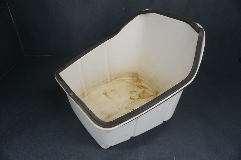 1995-1998 Yamaha OEM Front Storage Bin Locker White Freshwater Wave Venture