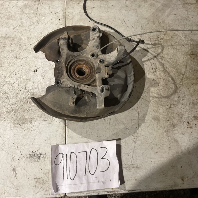 1999 Mercedes-Benz E320knuckle rear right2101905 W210)