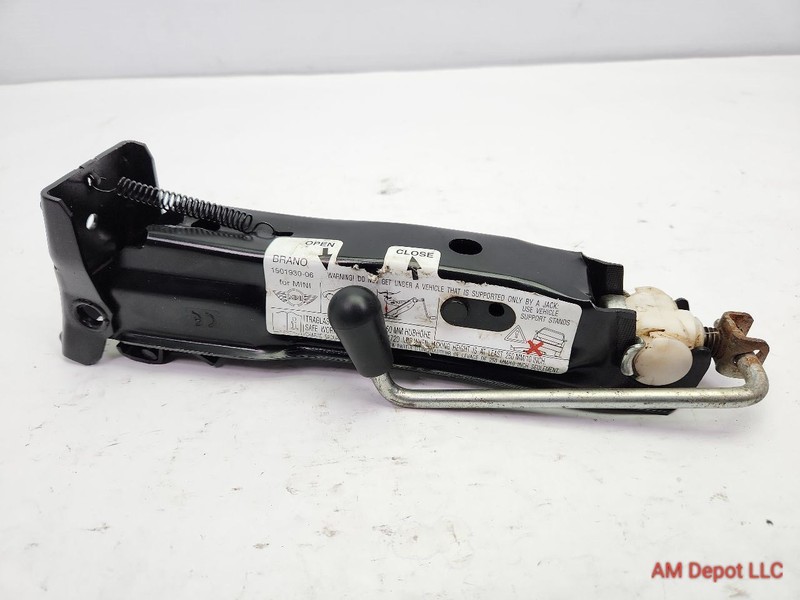 2008 Mini Cooper S R56 R57 R55 R58 R59 Lift Jack Tire Jack 71121501930