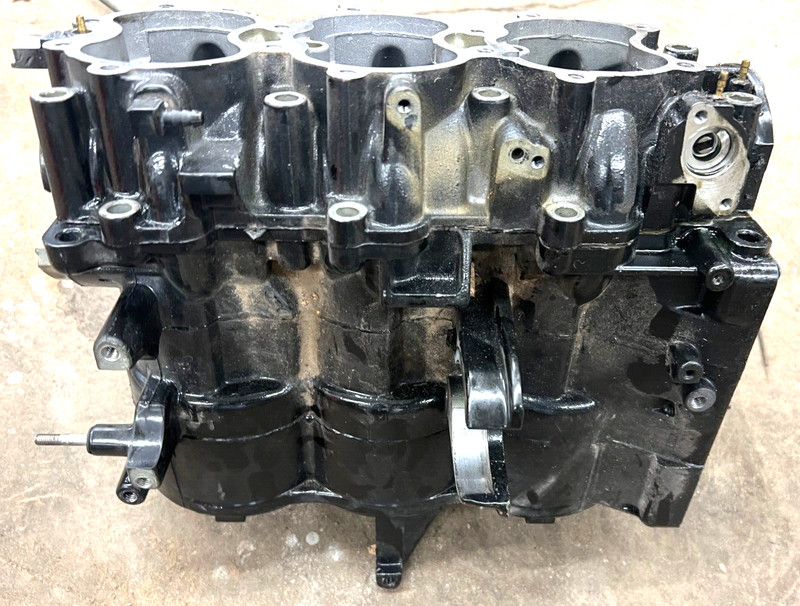 MERCURY OUTBOARD 70HP ENGINE BLOCK / CRANKCASE FRESHWATER! CORE USE