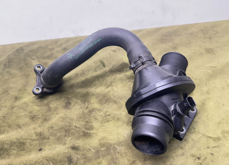 11–19 OEM BMW F30 328 528 2.0L N20 N26 Lower Thermostat Coolant Water Hose Line