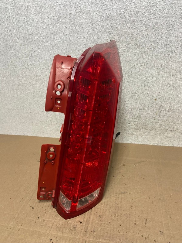 2010 to 2016 Cadillac Srx Right Passenger RH Side Tail Light AE6121 LK