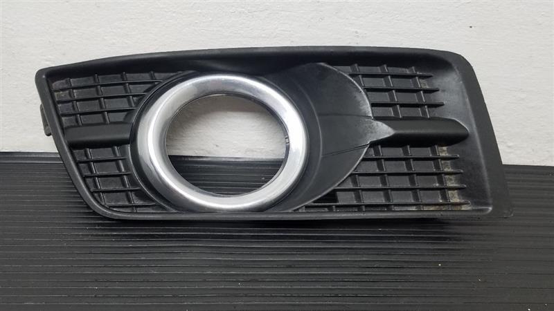 10-16 Cadillac SRX Right Passenger Fog Lamp Grille Bezel Housing OEM 25778389
