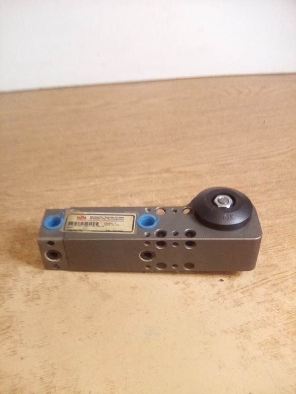 BTM PC-1500-S0-130-L-P2-P4F/R Pneumatic Clamp