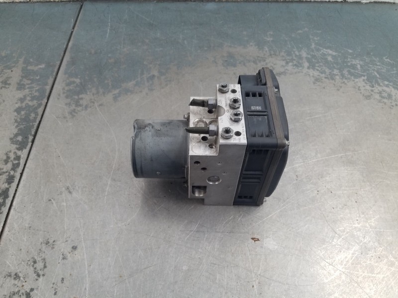 2012 Mercedes AMG CLS 63 ABS Brake Pump Module #8399 K4