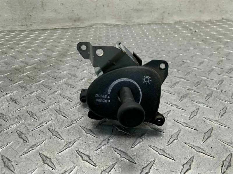 1998 DODGE RAM 1500 2500 3500 HEADLAMP LIGHT SWITCH W/PLUG OEM 68148078AA